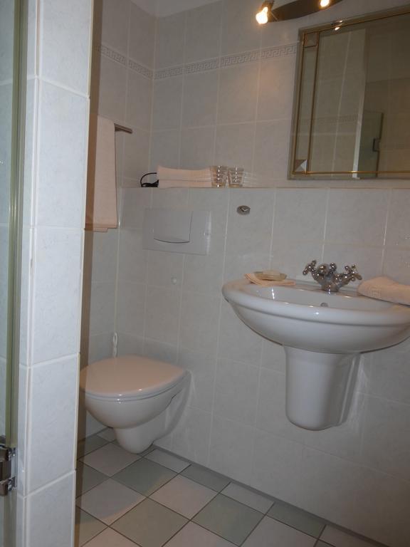 Hotel Villa Tosca Ганновер Экстерьер фото